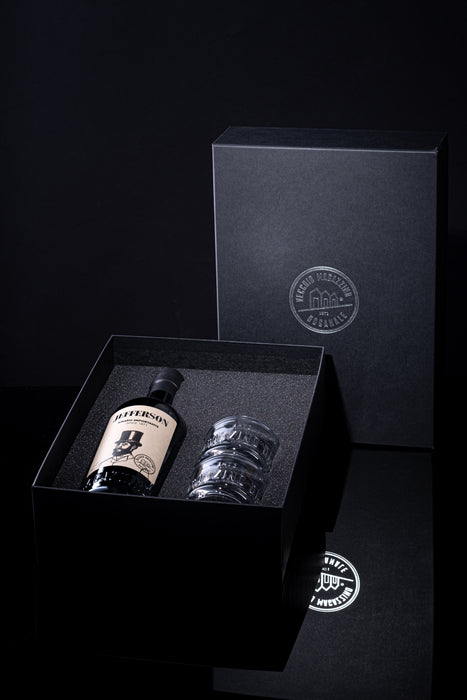 Tailor Made -  Amaro Jefferson mit Gläser